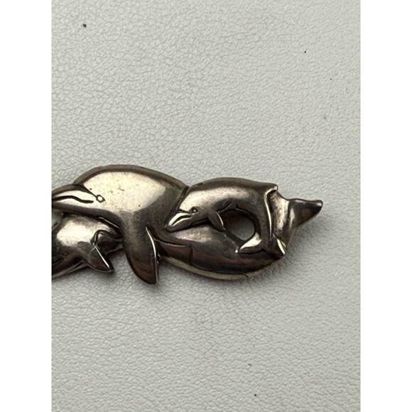 Sue B. Sterling Silver Brooch Jumping Dolphins - Picture 5 of 10